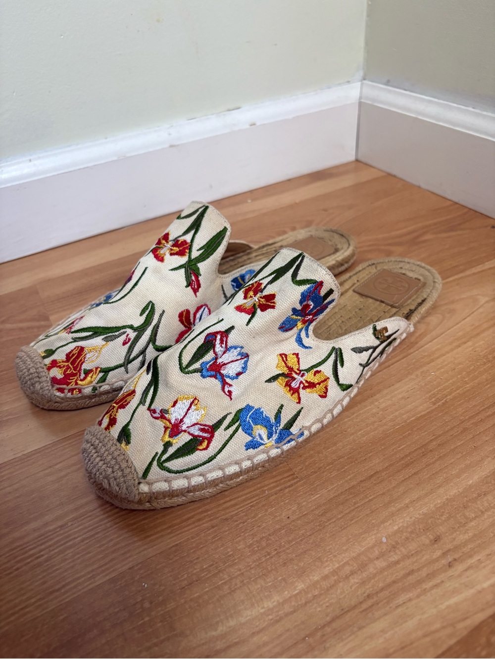 Tory Burch Multicolor Floral Embroidered Canvas Espadrille Mules - Picture 1 of 10